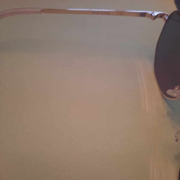 QUAY AUSTRALIA BIG TIME 126 sunglasses - Picture 6 of 7